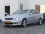Mercedes-Benz CLK Coupé 350 Avantgarde | Origineel Nederlands | Schuif-/Kanteldak | Harman/Kardon | Achteruitrijcamera | Trekhaak | Alcantara hemel | Luxe lederen zetels | Stoelverwarming