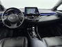 Toyota C-HR / C-HR+ 1.8 Hybrid Bi-Tone Plus | Leder | Origineel NL | Navigatie | Dodehoek detectie | JBL | Stoel-/stuurverwarming | Full LED | Parkeersensoren voor/achter | Keyless | Adaptive Cruise | Clima | 18 inch