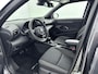 Toyota Yaris Cross 1.5 Hybrid Dynamic | Apple Carplay / Android Auto | Stoel-/stuurverwarming | Verwarmbare voorruit | Adaptive Cruise | Full LED | Keyless | Clima | Camera | 17 inch