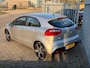 Kia Rio 1.4 CVVT Comfort Pack 109PK 5 DEURS! AIRCO l 17'LMV l MTF-STUUR l ELEK PAKKET! DEALER OH l TOPSTAAT! NIEUWE APK!