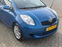 Toyota Yaris 1.3 VVTi Sol 87PK 5 DEURS! NL AUTO NAP! AIRCO l MTF-STUUR l ELEK PAKKET l TREKHAAK l 16'LMV l SPOILER! TOPSTAAT!