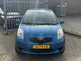 Toyota Yaris 1.3 VVTi Sol 87PK 5 DEURS! NL AUTO NAP! AIRCO l MTF-STUUR l ELEK PAKKET l TREKHAAK l 16'LMV l SPOILER! TOPSTAAT!