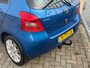 Toyota Yaris 1.3 VVTi Sol 87PK 5 DEURS! NL AUTO NAP! AIRCO l MTF-STUUR l ELEK PAKKET l TREKHAAK l 16'LMV l SPOILER! TOPSTAAT!