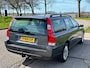 Volvo V70 2.4 Momentum Automaat ECC Leder Electric pakket LMV 16" Cruisecontrol Audio/CD Trekhaak Dealeronderhoud Apk 13/03/2027