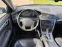 Volvo V70 2.4 Momentum Automaat ECC Leder Electric pakket LMV 16" Cruisecontrol Audio/CD Trekhaak Dealeronderhoud Apk 13/03/2027