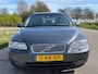 Volvo V70 2.4 Momentum Automaat ECC Leder Electric pakket LMV 16" Cruisecontrol Audio/CD Trekhaak Dealeronderhoud Apk 13/03/2027