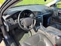 Volvo V70 2.4 Momentum Automaat ECC Leder Electric pakket LMV 16" Cruisecontrol Audio/CD Trekhaak Dealeronderhoud Apk 13/03/2027