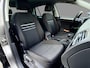 Volkswagen Golf 1.2 TSI Business Edition R Connected / Stoelverwarming / Camera / Cruise Control / Climate Control / Navigatie / Winter-Pakket / Half Leder / 1e Eigenaar / DAB /