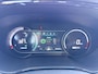 Kia Niro EV e-Niro DynamicLine 64 kWh SoH 88,1% / Trekhaak / Adaptive Cruise / Warmtepomp / Stoel & Stuurverwarming / Half Leder / Carplay / Camera / Navigatie / 3 Fase / DAB / Keyless / Full LED / 1e Eigenaar /