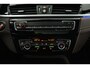 BMW X1 SDrive20i VDL Nedcar Edition (PANORAMADAK, TREKHAAK, SFEERVERLICHTING, CAMERA, STOELVERWARMING, DEALER ONDERHOUDEN)