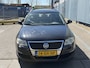 Volkswagen Passat Variant 2.0 FSI Comfortline Inruilauto’s tegen vaste prijzen. Voor meer info: 0638140850 Bij de verkoop van gebruikte voertuigen door CD-Cars wordt geen standaard garantie verstrekt. De koper aanvaardt het voertuig in de staat waarin het zich bevindt op het moment van aankoop