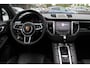 Porsche Macan 2.0 / 69.727 km! / 1e Eign. / Trekhaak / Panoramadak / Camera / Luchtvering / Leder / 20'' / Dodehoek / DAB / Stoelverwarming / Cruise Control