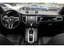 Porsche Macan 2.0 / 69.727 km! / 1e Eign. / Trekhaak / Panoramadak / Camera / Luchtvering / Leder / 20'' / Dodehoek / DAB / Stoelverwarming / Cruise Control