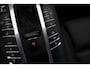 Porsche Macan 2.0 / 69.727 km! / 1e Eign. / Trekhaak / Panoramadak / Camera / Luchtvering / Leder / 20'' / Dodehoek / DAB / Stoelverwarming / Cruise Control