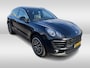 Porsche Macan 2.0 / 1e Eign. / Trekhaak / Panoramadak / Camera / Luchtvering / Leder / 20'' / Dodehoek / DAB / Stoelverwarming / Cruise Control