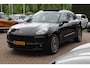 Porsche Macan 2.0 / 69.727 km! / 1e Eign. / Trekhaak / Panoramadak / Camera / Luchtvering / Leder / 20'' / Dodehoek / DAB / Stoelverwarming / Cruise Control