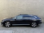 Volkswagen Arteon Shooting Brake 1.4 TSI 218pk eHybrid Elegance | Panoramadak | Trekhaak wegklapbaar | Virtual cockpit | Matrix LED | IQ Light | Navigatie | Camera | Apple CarPlay / Android Auto | Stoelverwarming voor&achter | Adaptieve cruise | Lane assist | Half leder/alcantara bekleding | Volledig dealeronderhouden