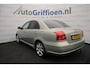 Toyota Avensis 2.0 VVTi Executive keurige automaat met trekhaak
