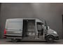 Volkswagen Crafter 2.0 TDI L3H3 Highline LED / XENON / APPLE CARPLAY / NAVIGATIE / DSG / FULL BLACK / 140PK / AUTOMAAT / 3-ZITS