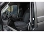 Volkswagen Crafter 2.0 TDI L3H3 Highline LED / XENON / APPLE CARPLAY / NAVIGATIE / DSG / FULL BLACK / 140PK / AUTOMAAT / 3-ZITS