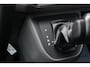 Volkswagen Crafter 2.0 TDI L3H3 Highline LED / XENON / APPLE CARPLAY / NAVIGATIE / DSG / FULL BLACK / 140PK / AUTOMAAT / 3-ZITS