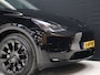 Tesla Model Y RWD 58 kWh [AUTOPILOT, TREKHAAK AFNEEMBAAR, PANORAMADAK, STUURVERWARMING, STOELVERWARMING, CAMERA, ELEKTRISCHE ACHTERKLEP, PDC V+A, VOL LEDER, CRUISE CONTROL, NIEUWSTAAT]