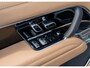 Land Rover Range Rover P550e Autobiography | Santorini Black | Caraway (cognac) leder | 23" inch | Tow Pack | Koelkast |