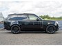 Land Rover Range Rover P550e Autobiography | Santorini Black | Caraway (cognac) leder | 23" inch | Tow Pack | Koelkast |