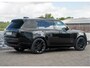 Land Rover Range Rover P550e Autobiography | Santorini Black | Caraway (cognac) leder | 23" inch | Tow Pack | Koelkast |