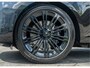 Land Rover Range Rover P550e Autobiography | Santorini Black | Caraway (cognac) leder | 23" inch | Tow Pack | Koelkast |