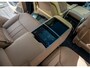 Land Rover Range Rover P550e Autobiography | Santorini Black | Caraway (cognac) leder | 23" inch | Tow Pack | Koelkast |