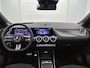 Mercedes-Benz EQA 250+ Business Solution AMG 71 kWh | Nightpakket | GUARD 360° Plus | Trekhaak | Smartphone integratie | Panoramaschuifdak | Stuurwielpaddles | Sfeerverlichting |