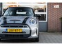 MINI Mini Electric Cooper SE Classic Trim | Panorama | Harman/Kardon | Head-Up | Camera | Warmtepomp | 17' Inch