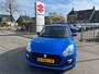 Suzuki Swift 1.2 Select // Honingraat grill // Stootlijst met rode bies // Fris kleurtje // Rijklaarprijs!