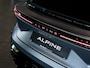 Alpine A390 GT | Gris Tonnerre mat | Pack Driving: Active Driver Assist, Emergency Brake Assist & Handsfree Parking | Devialet® XtremeSound audiosysteem | Decorpanelen dashboard en middenconsole in geweven carbon | Alpine sportstoelen met geperforeerd Alcantara®, elektrisch en verwarmd |