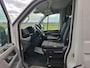 Volkswagen Crafter 35 2.0TDI 177pk! L3H3 EL Highline Trekhaak Camera Navi PDC-a+v Dab Treeplanken Schuifdeur Bluetooth EURO-6 CruiseControl Voorruitverwarming Betonplex-Vloer Wandbetimmering Aut.Verlichting Elek.Ramen/Spiegels Euro 6 Krachtige motor 177pk/410Nm zorgt voor 3.500 kg Trekgewicht!