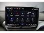 Volkswagen ID.4 Limited Edition 170pk Automaat Adaptive cruise control, Achteruitrijcamera, Navigatie, Stoelverwarming, Parkeersensoren, Stuurwiel verwarmd, App connect, LED koplampen