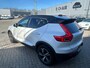 Volvo XC40 2.0 T4 R-Design | Trekhaak | Panoramadak | Achteruitrijcamera | Navigatie | Apple Carplay | Android Auto | Stoelverwarming | Keyless Entry | Elektrische Achterklep