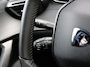 Peugeot 2008 1.2 100 pk Allure 1ste eigenaar | Climate Control | Parkeersensoren V+A | LED | 17" LMV | Navigatie via Apple Carplay & Android Auto