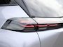 Peugeot 2008 1.2 100 pk Allure 1ste eigenaar | Climate Control | Parkeersensoren V+A | LED | 17" LMV | Navigatie via Apple Carplay & Android Auto