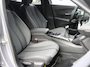 Peugeot 2008 1.2 100 pk Allure 1ste eigenaar | Climate Control | Parkeersensoren V+A | LED | 17" LMV | Navigatie via Apple Carplay & Android Auto