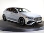 Mercedes-Benz A-klasse 180 Business Solution AMG | Panoramaschuifdak | Premium Plus pakket | Stoelverwarming | Achteruitrijcamera | MULTIBEAM LED |