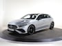 Mercedes-Benz A-klasse 180 Business Solution AMG | Panoramaschuifdak | Premium Plus pakket | Stoelverwarming | Achteruitrijcamera | MULTIBEAM LED |