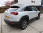 Mazda MX-30 e-SkyActiv 145 First Ed. 36 kWh 96% Stoelvw, HUD, Camera, Carplay, FULL LED Prijspakker!