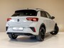 Volkswagen T-Roc 1.5 TSI R-Line Blackstyle / 150pk / Stoel en stuur verwarming / Achteruitrij camera / Keyless /