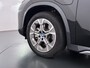 BMW X1 xDrive25e 4WD Hybride 245pk AUT-7 Leer Trekhaak M Shadow-Line Connected-Pro LED Adap.Cruise+File-Assist (semi-Auto-Pilot Xline Camera Navi Sportstoelen Dual-Ecc ParkAssist PDC-a+v Apple Carplay Android Live Cockpit Plus 18"lm Elek.Achterklep ConnectDrive Lmv Isofix DAB Led Regen-Lichtsensor Lane Assist Wifi AWD Hybrid met 16,3kw Groot accu pakket Automaat 1.700KG Trekvermogen 1e Eigenaar Origineel Nederlandse Auto Dealeronderhouden