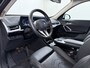 BMW X1 xDrive25e 4WD Hybride 245pk AUT-7 Leer Trekhaak M Shadow-Line Connected-Pro LED Adap.Cruise+File-Assist (semi-Auto-Pilot Xline Camera Navi Sportstoelen Dual-Ecc ParkAssist PDC-a+v Apple Carplay Android Live Cockpit Plus 18"lm Elek.Achterklep ConnectDrive Lmv Isofix DAB Led Regen-Lichtsensor Lane Assist Wifi AWD Hybrid met 16,3kw Groot accu pakket Automaat 1.700KG Trekvermogen 1e Eigenaar Origineel Nederlandse Auto Dealeronderhouden