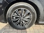 Volkswagen Multivan 1.4 eHybrid L2H1 Style / 7 PERS./ AUTOMAAT/ TREKHAAK/ LEER/ HARMAN&KARDON/ CLIMA/ APP-CONNECT/ NAVI/ CRUISE/ STOELVERWARM./ DIGITAL DASH/ PARK. SENSOREN + CAMERA