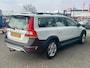 Volvo XC70 2.0 T5 FWD Summum | Trekhaak | Schuifdak | Parkeersensoren | BLIS | Cruise Control Adaptief | Lederen Bekleding | Bi-Xenon | Stoelverwarming | Elektrische Achterklep