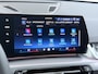 BMW iX1 eDrive20 67kWh M Sport pakket Pano-Dak/Schuif-dak Leer SOH 100% Warmtepomp Camera Navi Ecc PDC-a+v Apple Carplay Android Auto Elek.Achterklep Zwarte-Hemel VerkeersbordHerkenning WiFi M Aerodynamica Lmv Led Privacy Glas Isofix DAB Keyless Wifi 1e Eigenaar Origineel Nederlandse Auto !!